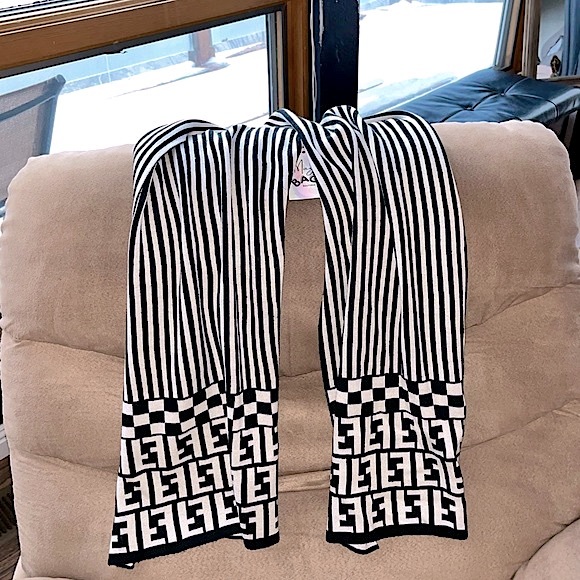 Fendi: Wool Scarf with Checkered Stripes FF Monogram Pattern (Black / White) - Picture 1 of 12
